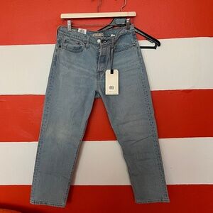 NWT Women’s Levi’s Wedgie Straight Jeans - Size 29